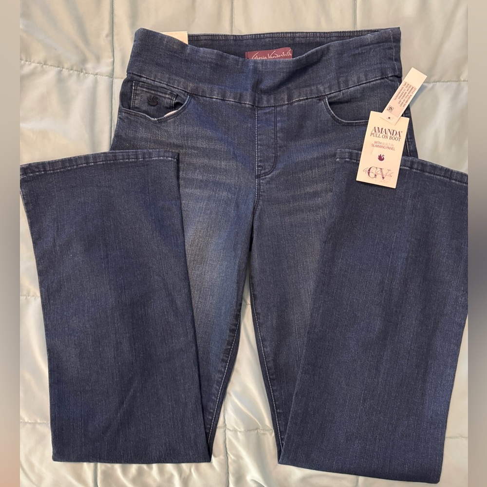 NWT Gloria Vanderbilt Women's pull on, Boot Cut Jeans